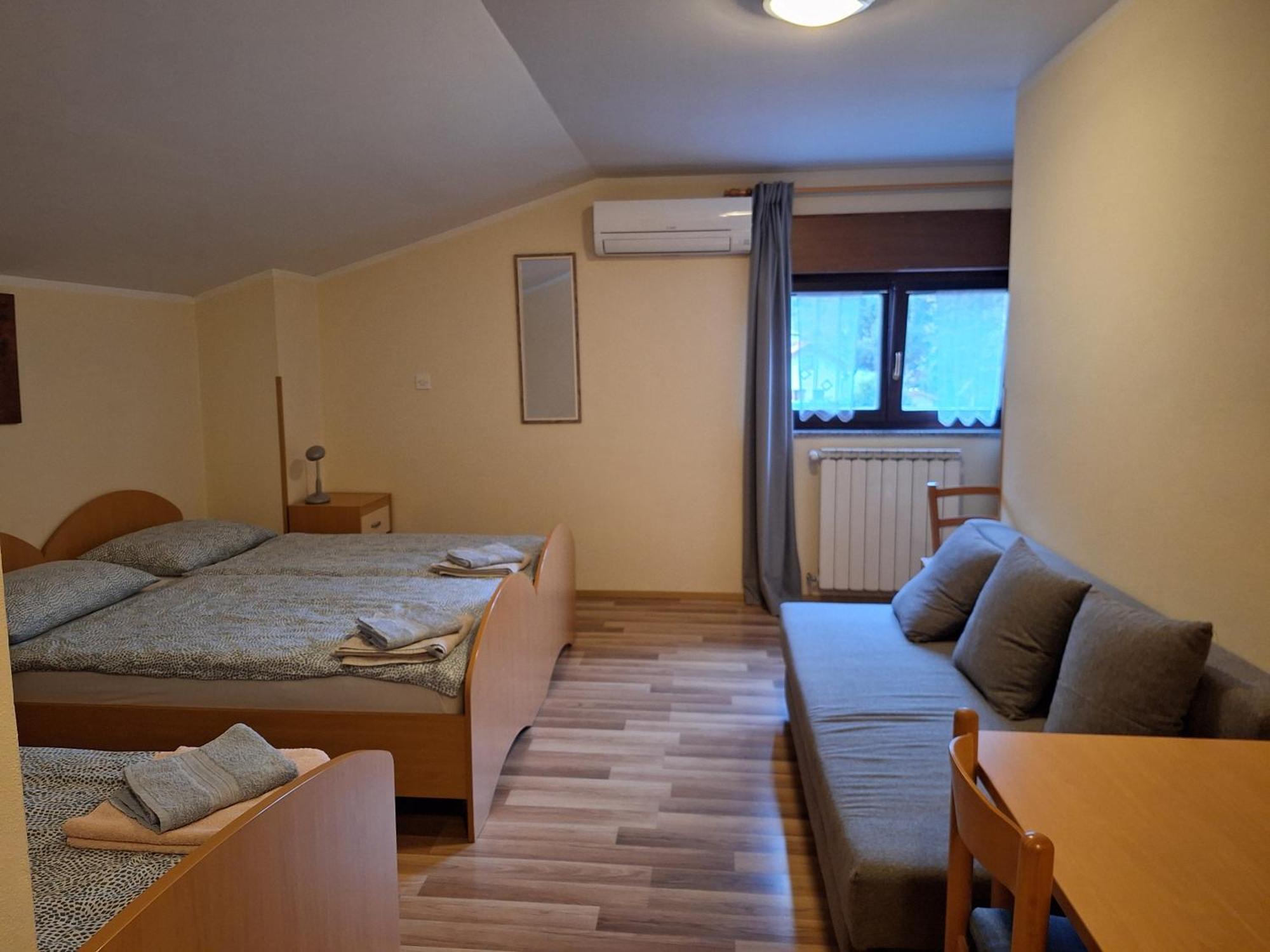 Rooms Pri Lovrizu Kobarid Buitenkant foto