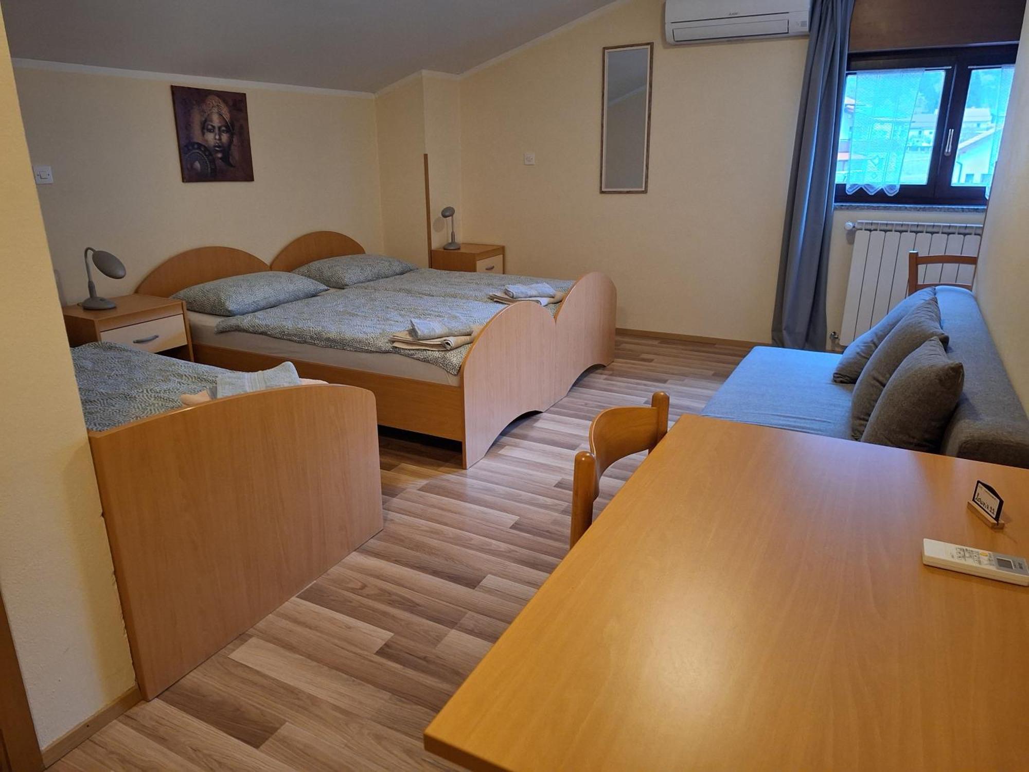 Rooms Pri Lovrizu Kobarid Buitenkant foto